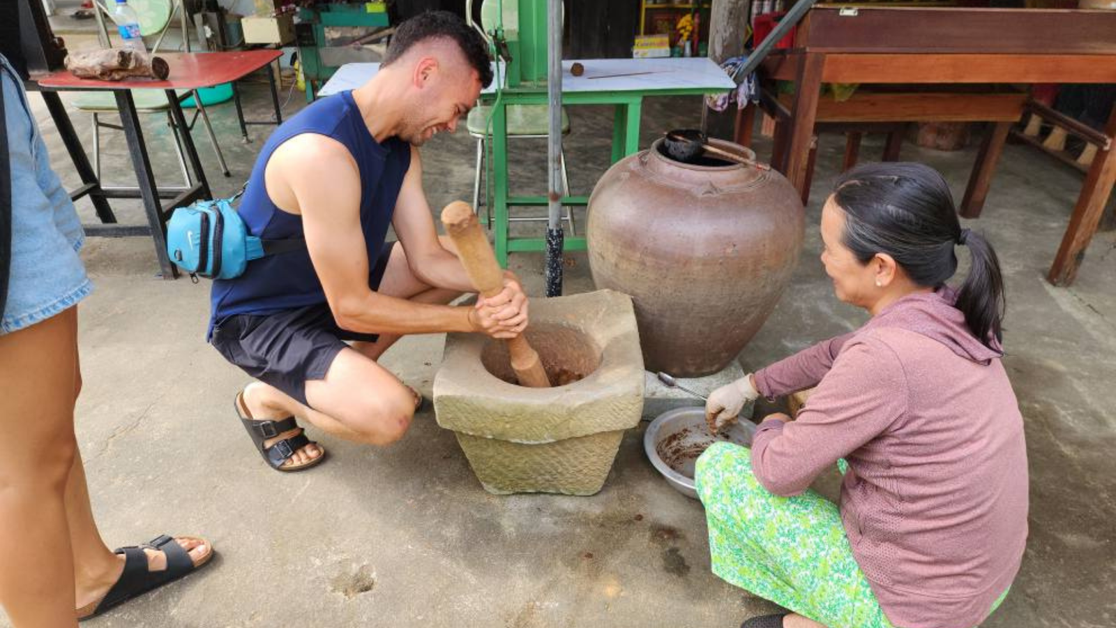 Trải nghiệm làm nhang (hương) - Cơ sở sản xuất Nhang sạch Phố Hội (3)
